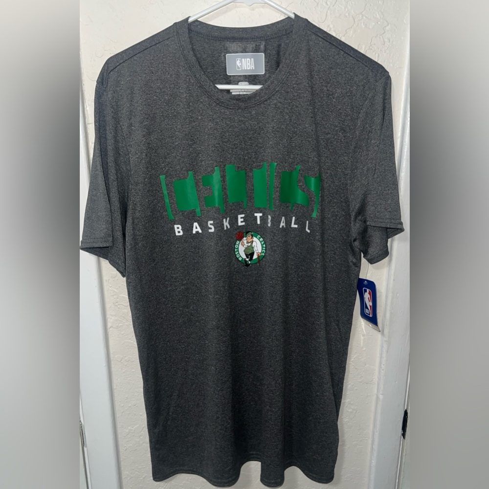 NBA Men's Gray Boston Celtics Logo T-Shirt Basketball Size Large